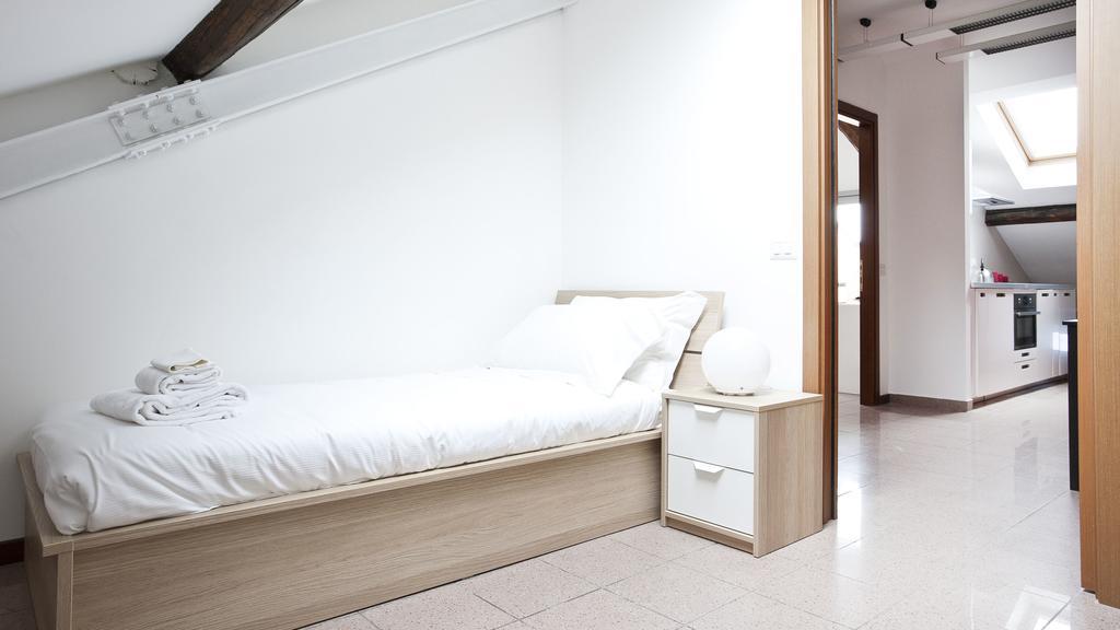 Italianway-Bressanone Apartment Milan Bagian luar foto