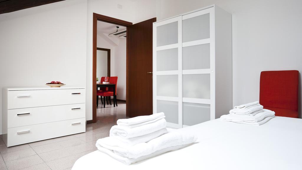 Italianway-Bressanone Apartment Milan Bagian luar foto