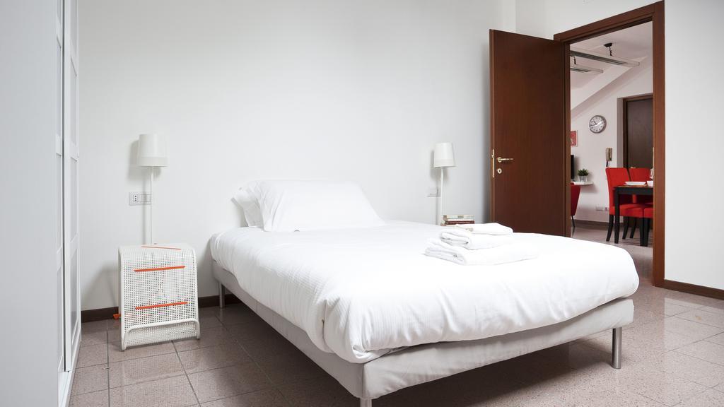 Italianway-Bressanone Apartment Milan Bagian luar foto
